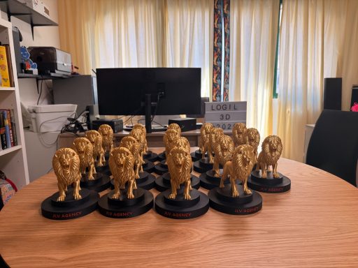 Figura trofeo JLV Agency